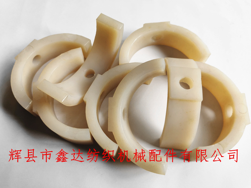 織布機(jī)上下?lián)懿媾浼?/></p><p>織布機(jī)撥叉,尼龍撥叉,上撥叉,下?lián)懿媸抢鲜接兴罂棽紮C(jī)的通用配件，可以相互借用，離合式啟動可以省電，方便擋車工人開機(jī)操作，有效穩(wěn)定織布機(jī)開機(jī)過程中對機(jī)件的沖擊力度，適合初期學(xué)習(xí)織布的工人使用。</p><p><img src=